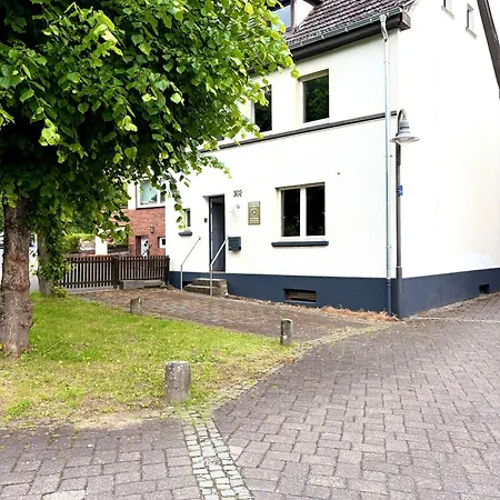 Nbringnest - Am Nuerburgring In * Adenau