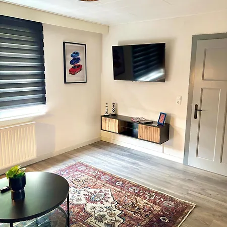 Dom wakacyjny Nbringnest - Am Nuerburgring In